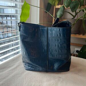 Leather shoulder bag Uterque Blue